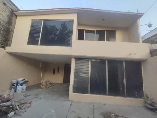 Casa en venta con gran potencial de plusvalía en San Carlos, Tulpetlac